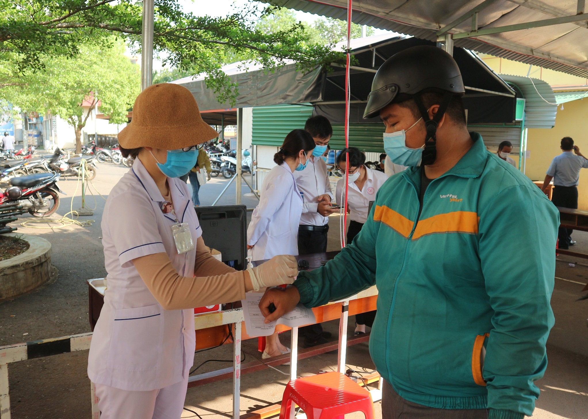 Nhiều biện pháp phòng chống dịch COVID-19 tại Bệnh viện Đa khoa TP. Buôn Ma Thuột