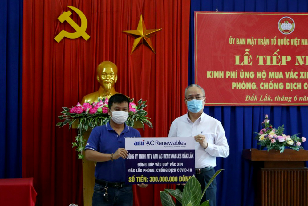 More than 6 billion VND donated to buy vaccines and equipment for COVID-19 prevention and control