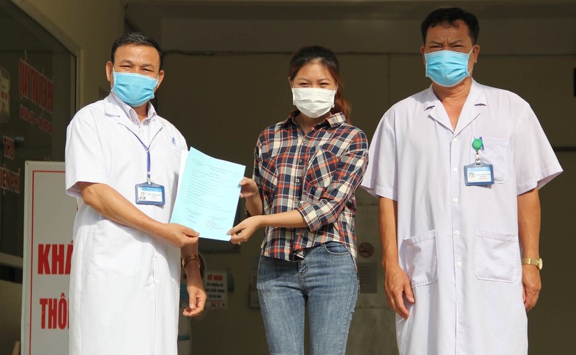 Bệnh nhân COVID-19 số 7186 được điều trị khỏi và xuất viện