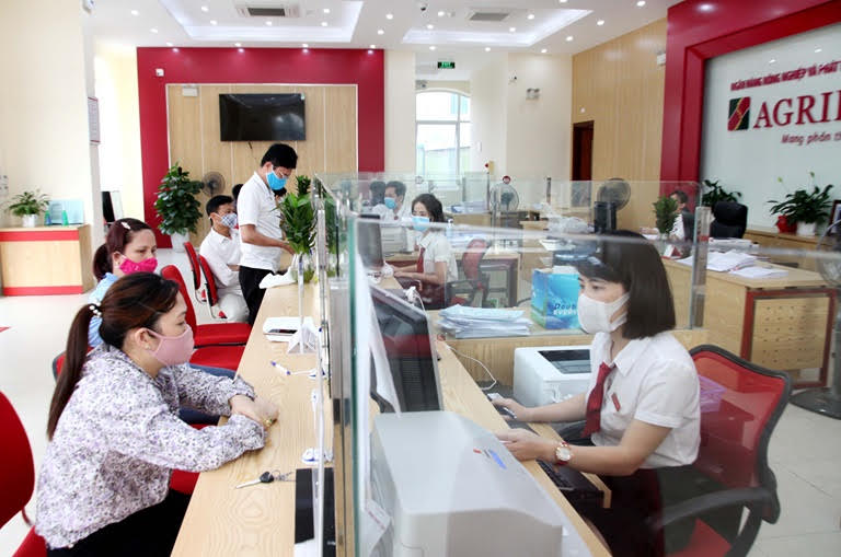 Ngân hàng giảm lãi suất cho doanh nghiệp bị ảnh hưởng bởi dịch Covid-19