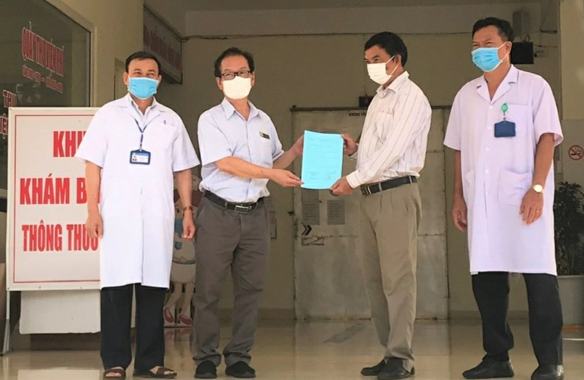 Bệnh nhân COVID-19 biến chứng nặng được xuất viện