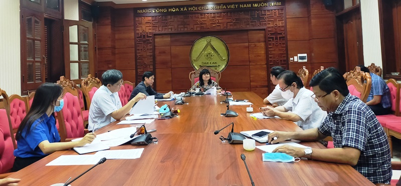 Họp giải quyết đề xuất của BHXH tỉnh về chính sách BHYT cho người thuộc khu vực I, II, III trên địa bàn tỉnh