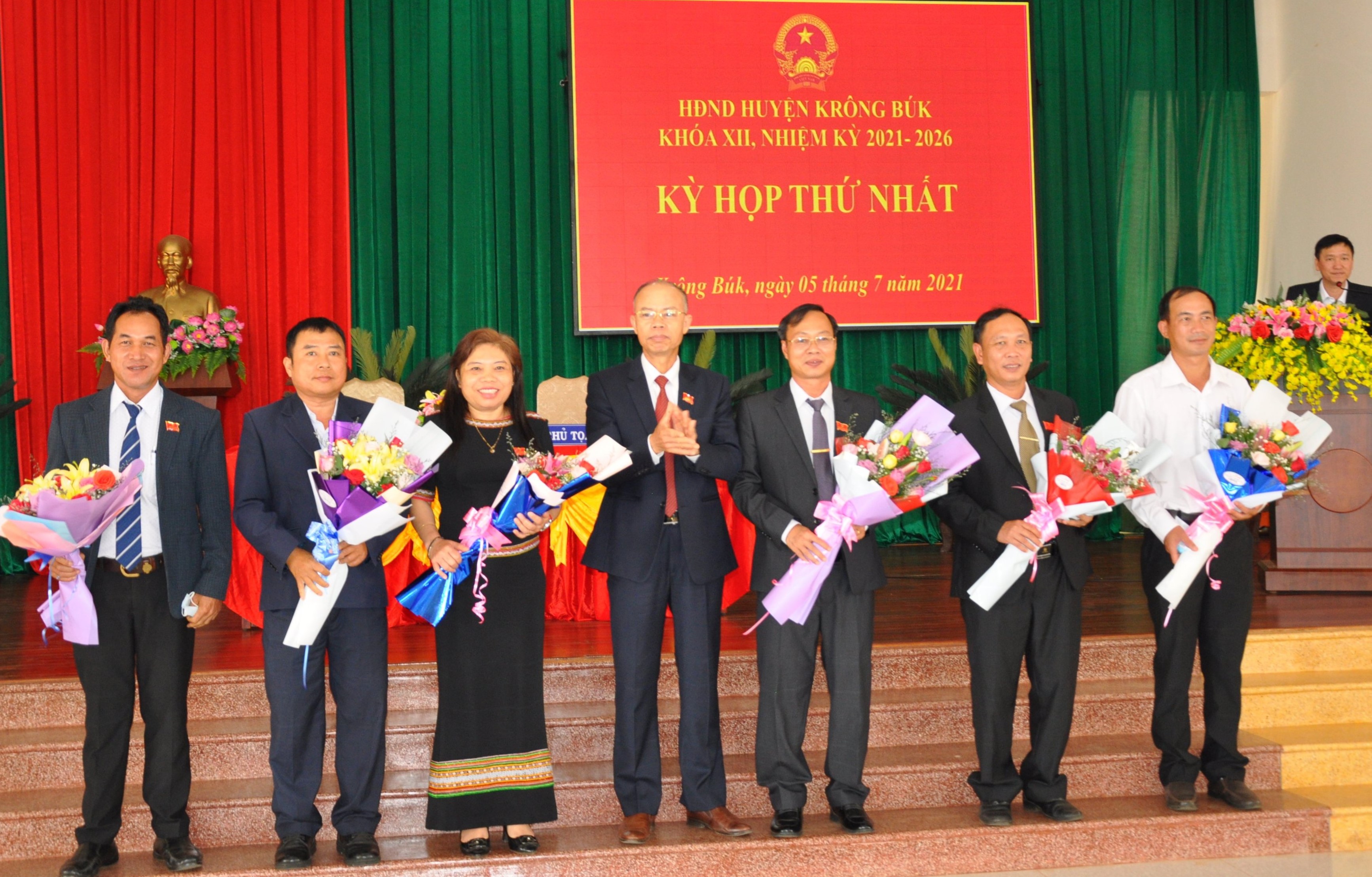 Kỳ họp thứ nhất, HĐND huyện Krông Búk khóa XII, nhiệm kỳ 2021-2026