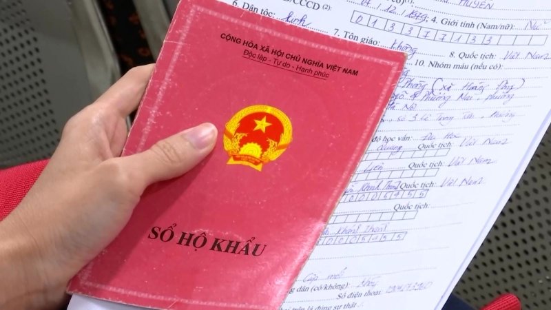 Từ 1/7 chấm dứt cấp sổ hộ khẩu, sổ tạm trú giấy
