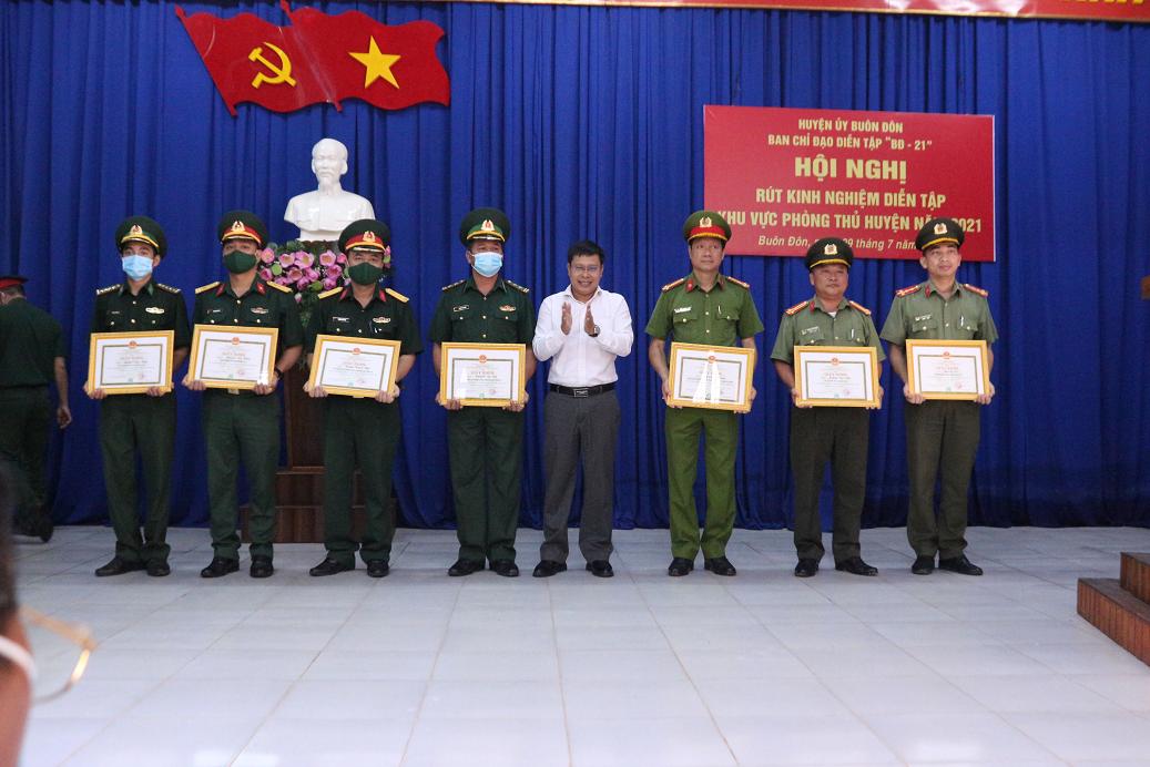 Hội nghị rút kinh nghiệm diễn tập khu vực phòng thủ huyện Buôn Đôn năm 2021