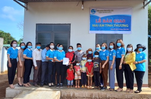 Bàn giao “Mái ấm tình thương” cho hội viên phụ nữ có hoàn cảnh đặc biệt khó khăn