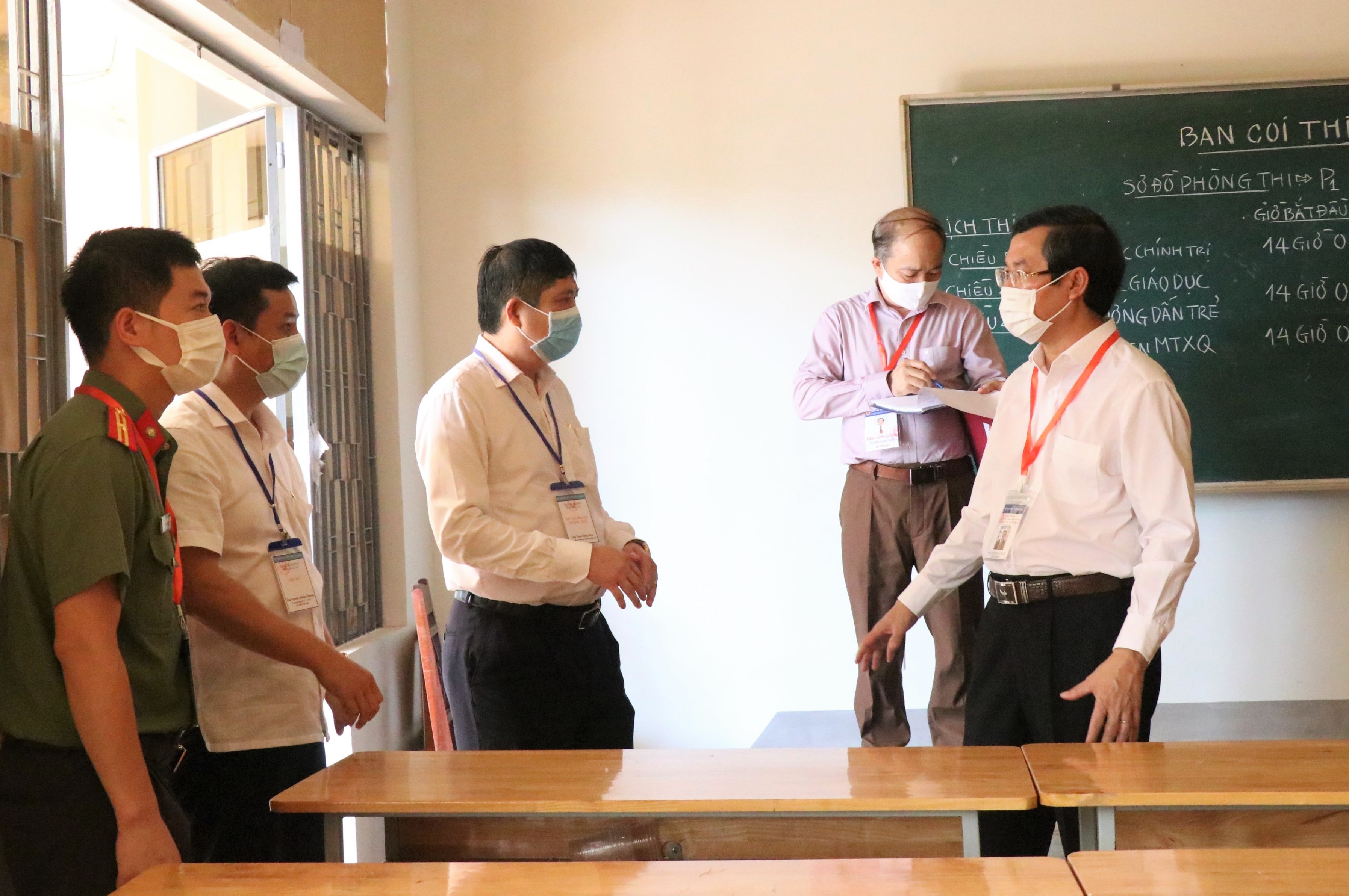 The Ministry of Education and Training inspects the preparation for the 2021 National High School Graduation Exam in Dak Lak Province