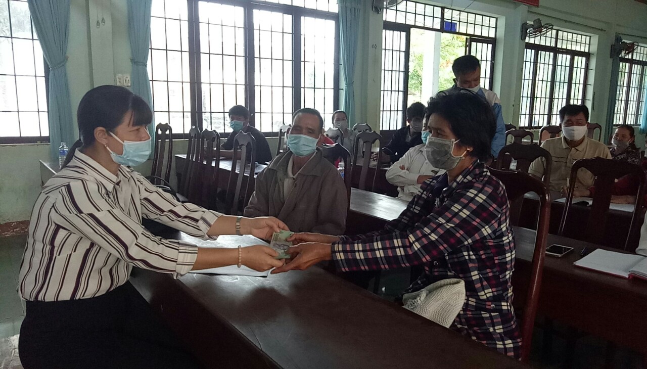 Hội Nông dân huyện Buôn Đôn giải ngân vốn Quỹ hỗ trợ nông dân năm 2021