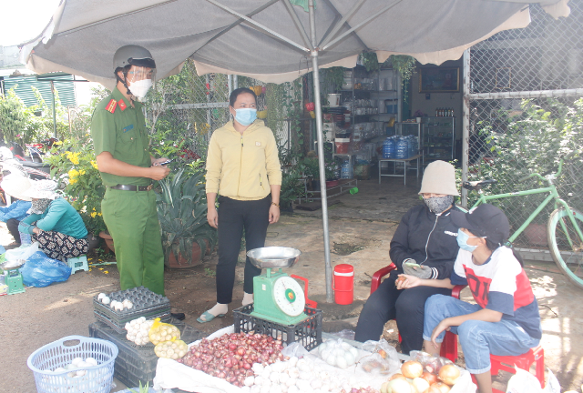 Huyện Buôn Đôn chấp hành nghiêm giãn cách xã hội theo Chỉ thị số 15