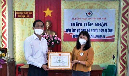 Tiếp nhận hỗ trợ người nghèo bị ảnh hưởng dịch bệnh COVID-19