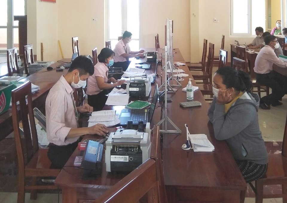 Triển khai chính sách cho vay để trả lương ngừng việc, trả lương phục hồi sản xuất do ảnh hưởng của dịch Covid-19