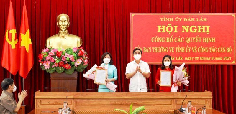 Hội nghị công bố các Quyết định của Ban Thường vụ Tỉnh ủy về công tác cán bộ
