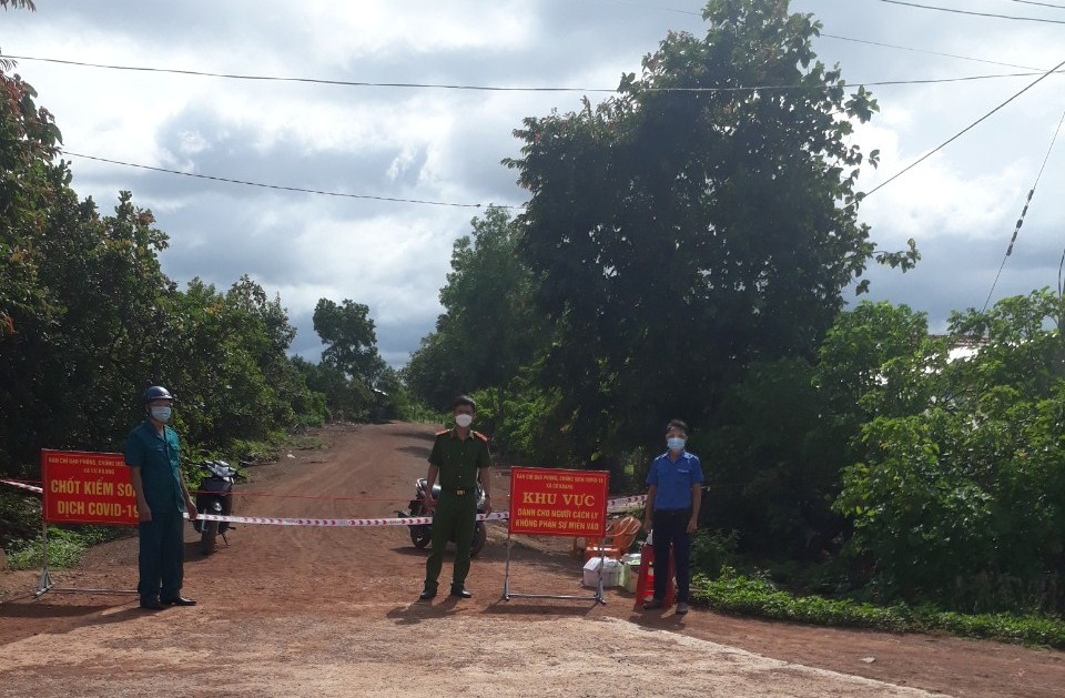 Huyện Ea Súp phong tỏa cụm dân cư trên địa bàn xã Cư Kbang vì có ca dương tính COVID-19