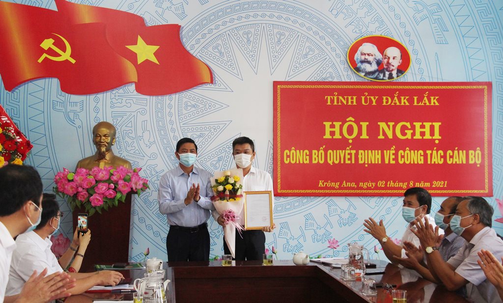 Announcing the Decision on personnel affairs made by the Provincial Standing Committee