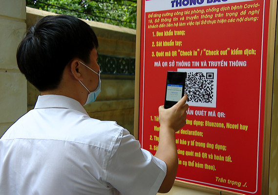 Tiếp tục đẩy mạnh triển khai việc quét mã QR để quản lý thông tin người vào ra cơ quan, tổ chức, cơ sở, địa điểm phục vụ phòng chống dịch bệnh COVID-19