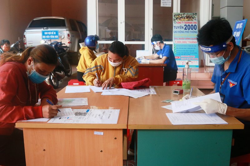 Tập trung hỗ trợ giải quyết hồ sơ bảo hiểm thất nghiệp cho người lao động