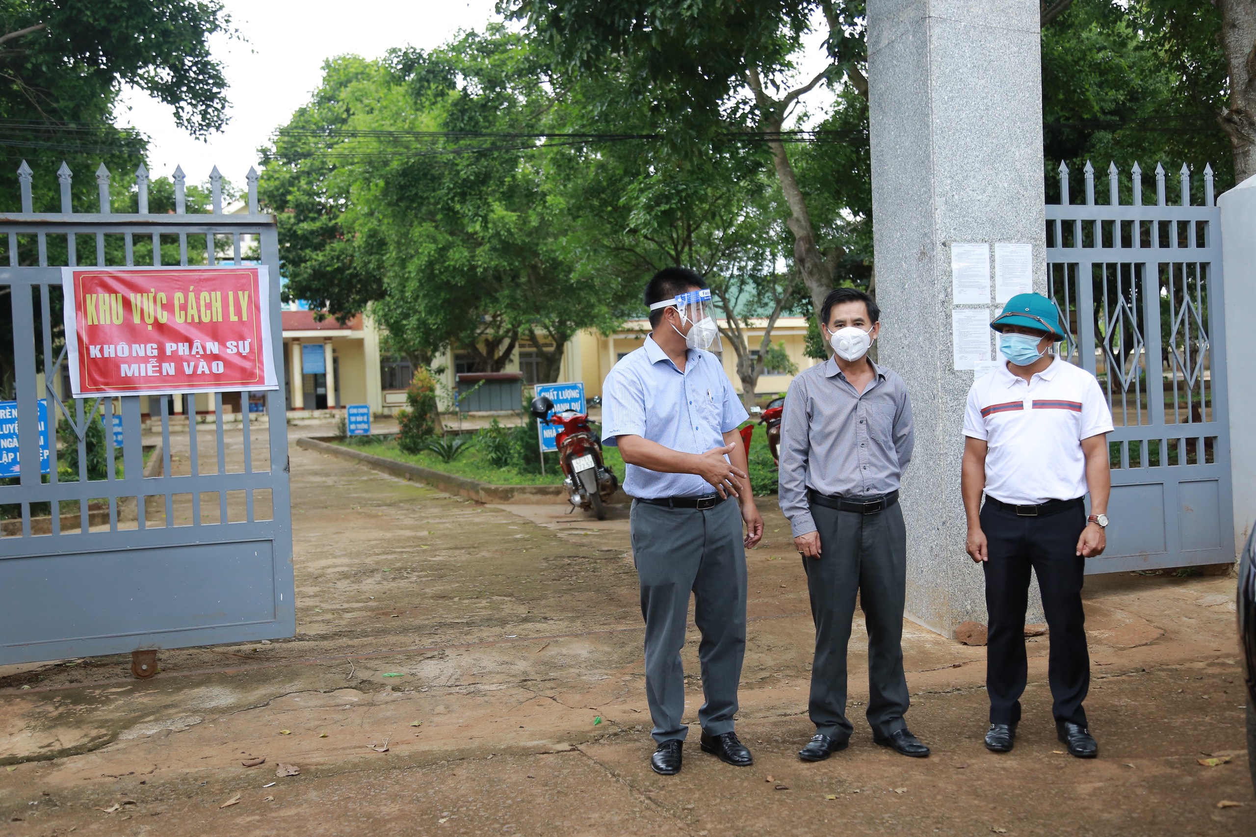 Huyện Cư Kuin: Bố trí cho cán bộ, nhân viên, người lao động thường trú tại TP. Buôn Ma Thuột và huyện Krông Búk làm việc tại nhà