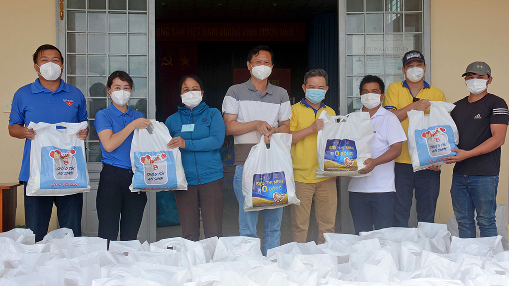 Tiếp tục triển khai chương trình “Triệu túi an sinh” hỗ trợ người dân có hoàn cảnh khó khăn