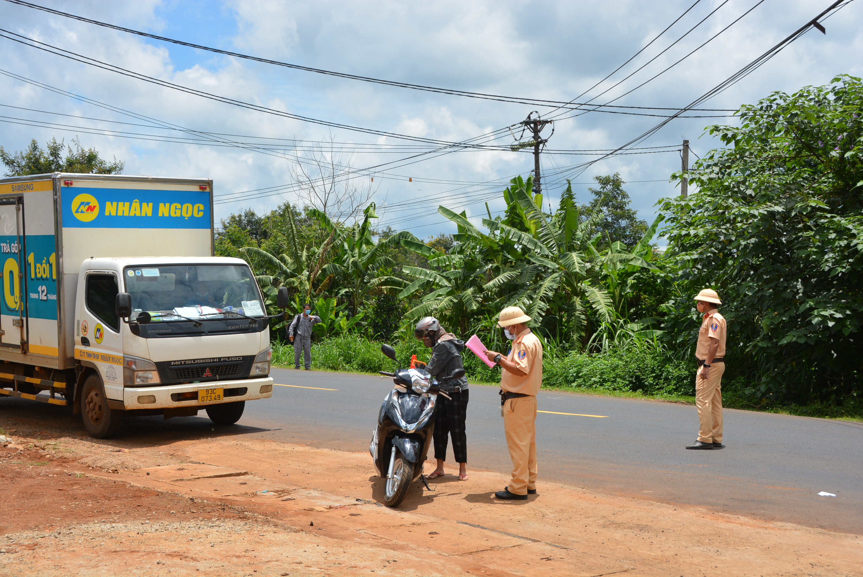 TP. Buôn Ma Thuột xử phạt gần 700 trường hợp vi phạm phòng, chống dịch