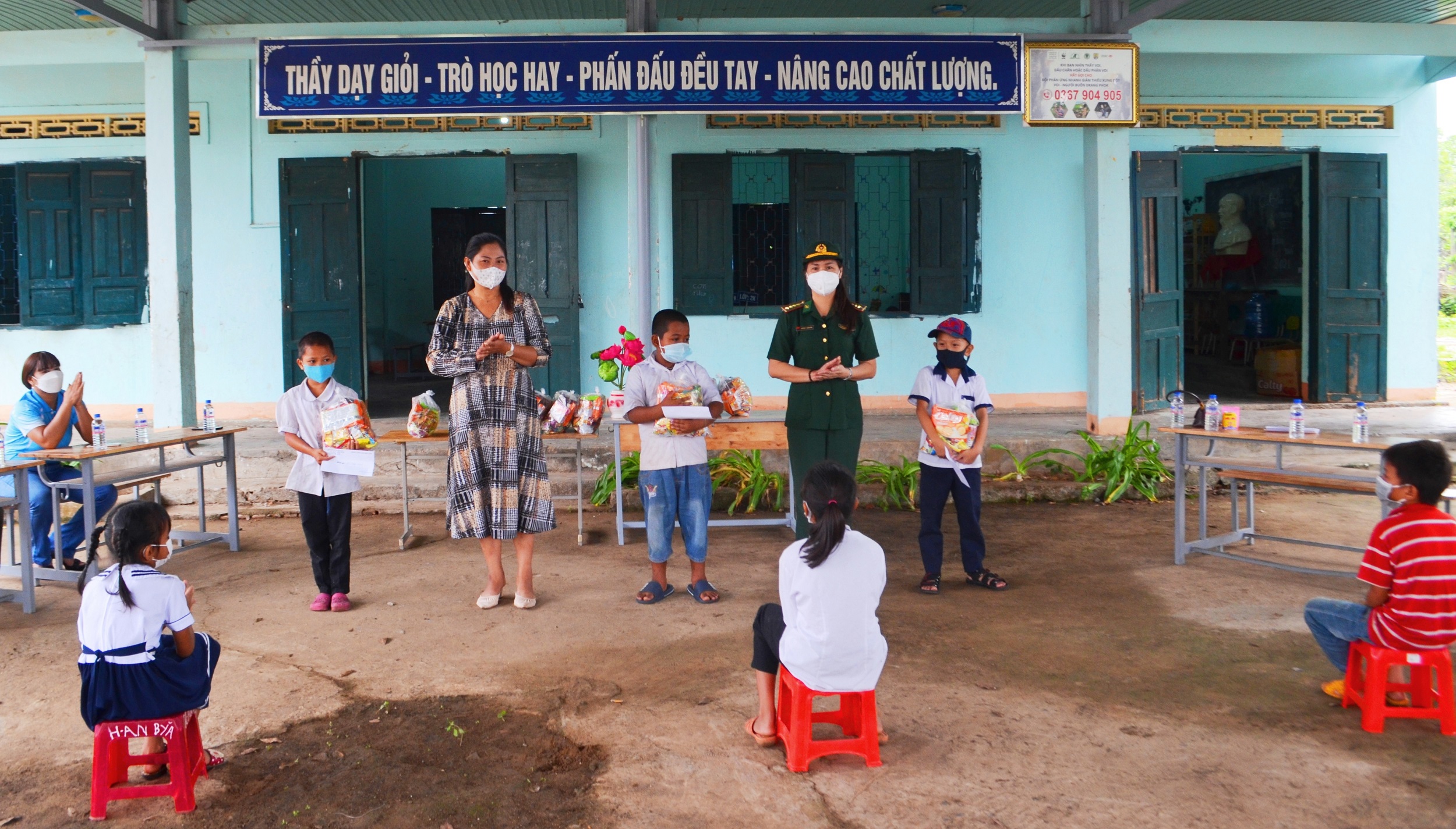 Trung thu cho trẻ em vùng biên Đắk Lắk