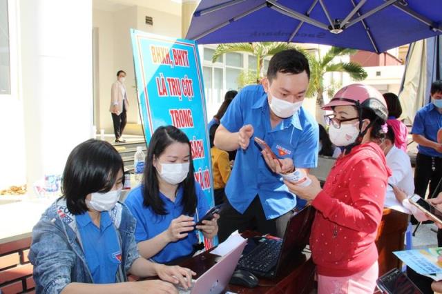 Đắk Lắk “tăng tốc” đưa ứng dụng VssID -bảo hiểm số đến với người dân từng thôn, buôn