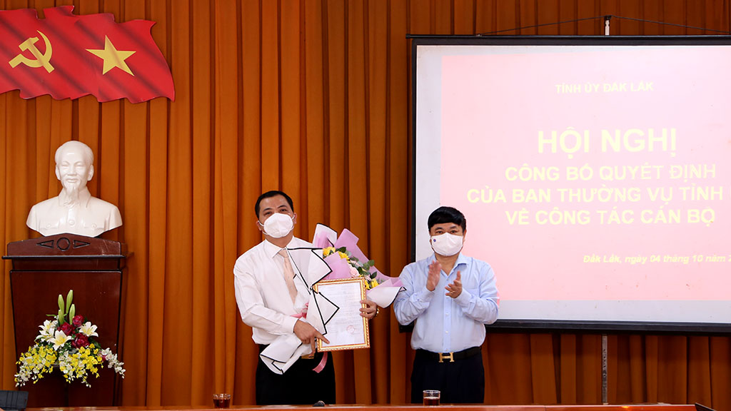 Công bố, trao Quyết định bổ nhiệm chức danh Phó Trưởng Ban Dân vận Tỉnh Ủy
