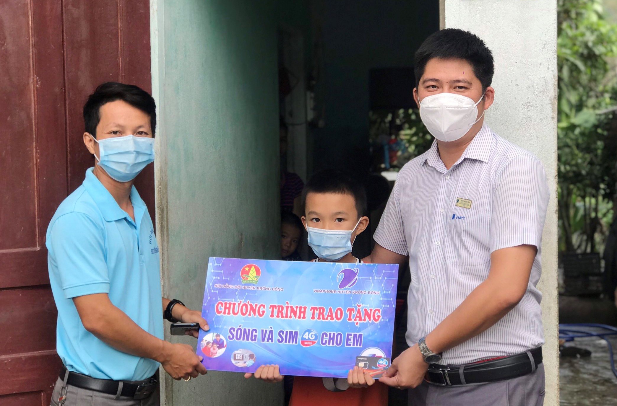 Chương trình “Sóng và máy tính cho em” lan tỏa tình nhân ái