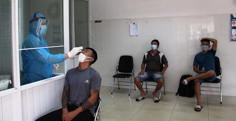 Tay Nguyen Eye Hospital carries out antigen Covid-19 rapid testing