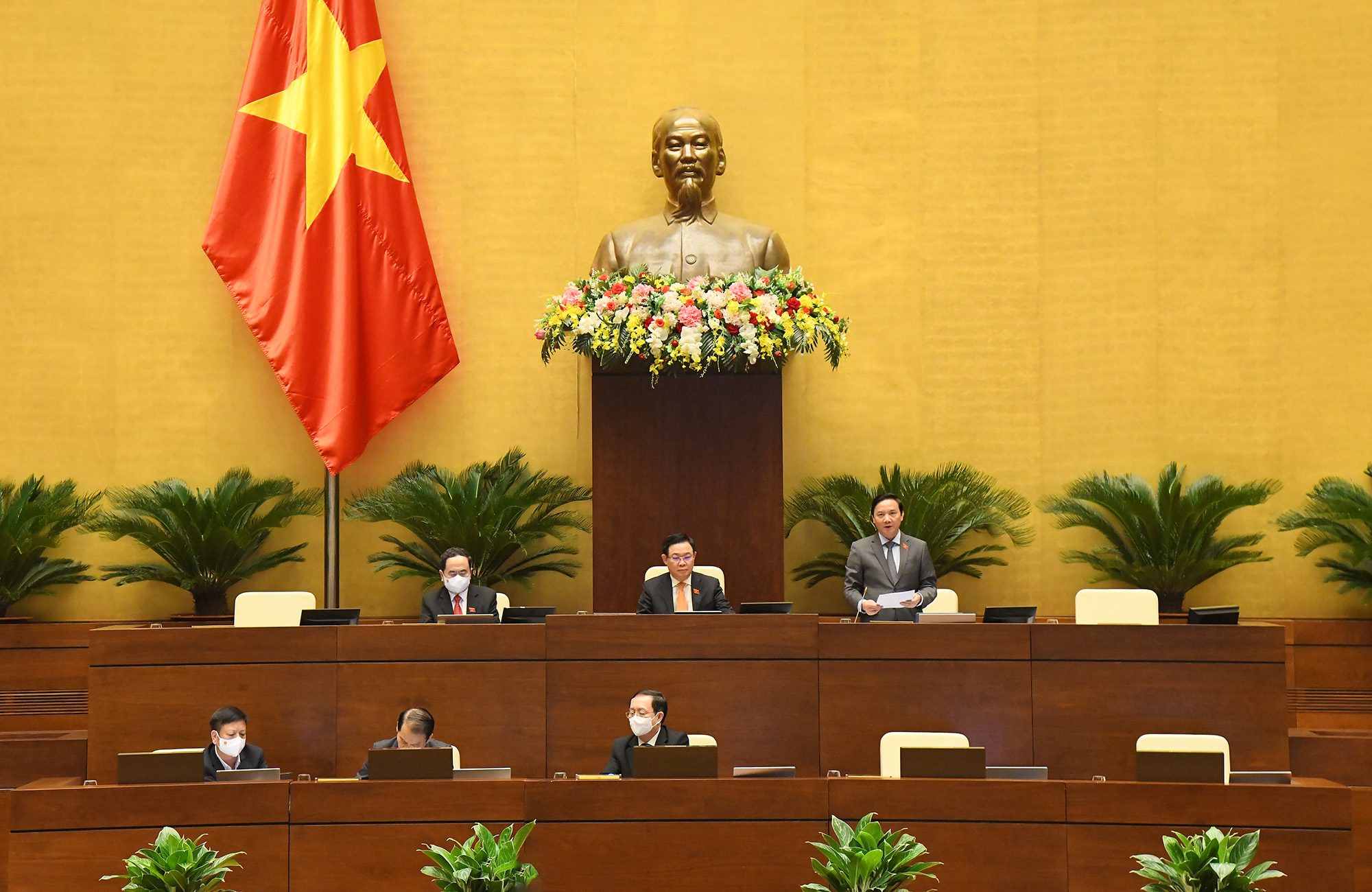 Quốc hội tiến hành thảo luận trực tuyến về 2 dự án luật