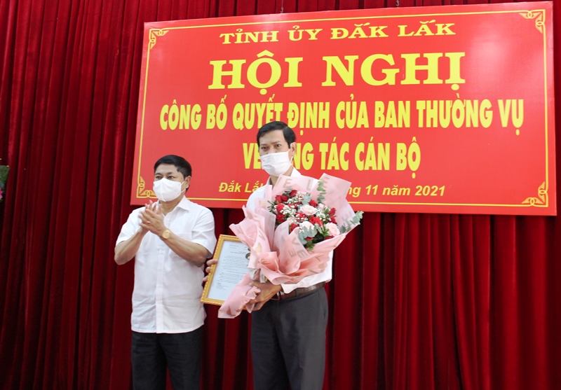 Công bố Quyết định của Ban Thường vụ Tỉnh ủy về công tác cán bộ
