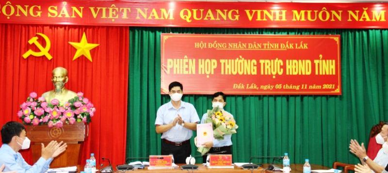 Công bố Quyết định bổ nhiệm Chánh Văn phòng Đoàn Đại biểu Quốc hội và Hội đồng nhân dân tỉnh Đắk Lắk
