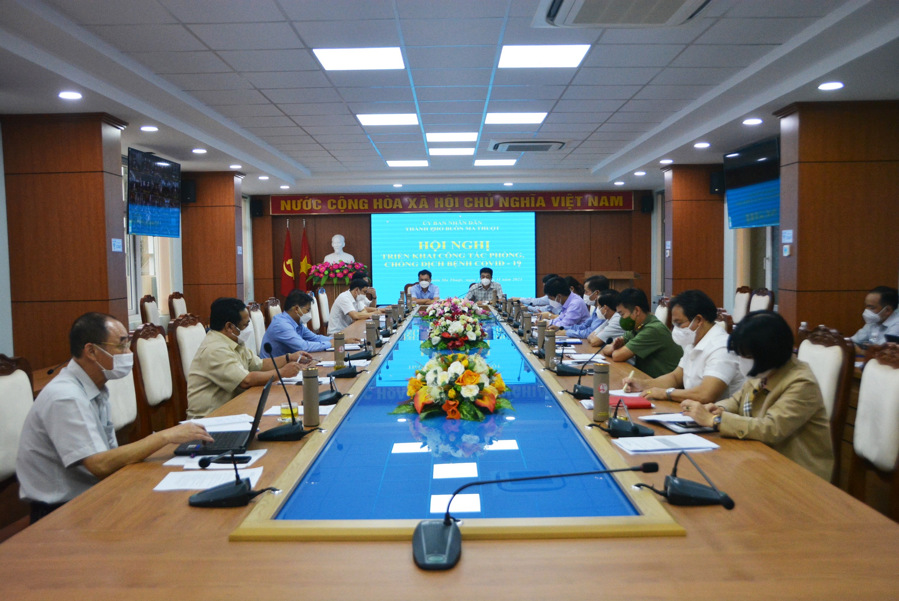 Ban Chỉ đạo phòng, chống dịch COVID-19 TP. Buôn Ma Thuột họp trực tuyến với các xã, phường