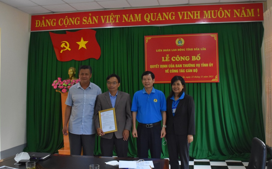Liên đoàn Lao động tỉnh công bố Quyết định của Ban Thường vụ Tỉnh ủy về công tác cán bộ