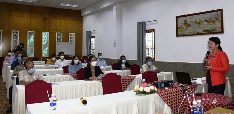 Tập huấn “Kỹ thuật trồng và chăm sóc cây sầu riêng” cho các hộ nông dân