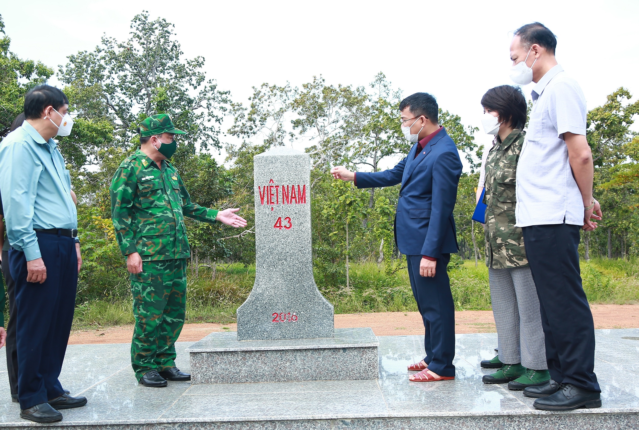 Thứ trưởng Bộ Ngoại giao kiểm tra công tác biên giới lãnh thổ tại tỉnh Đắk Lắk