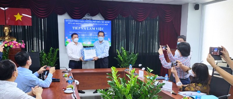 UBND tỉnh Đắk Lắk kết nối hỗ trợ cho người lao động trở lại làm việc tại các tỉnh phía Nam