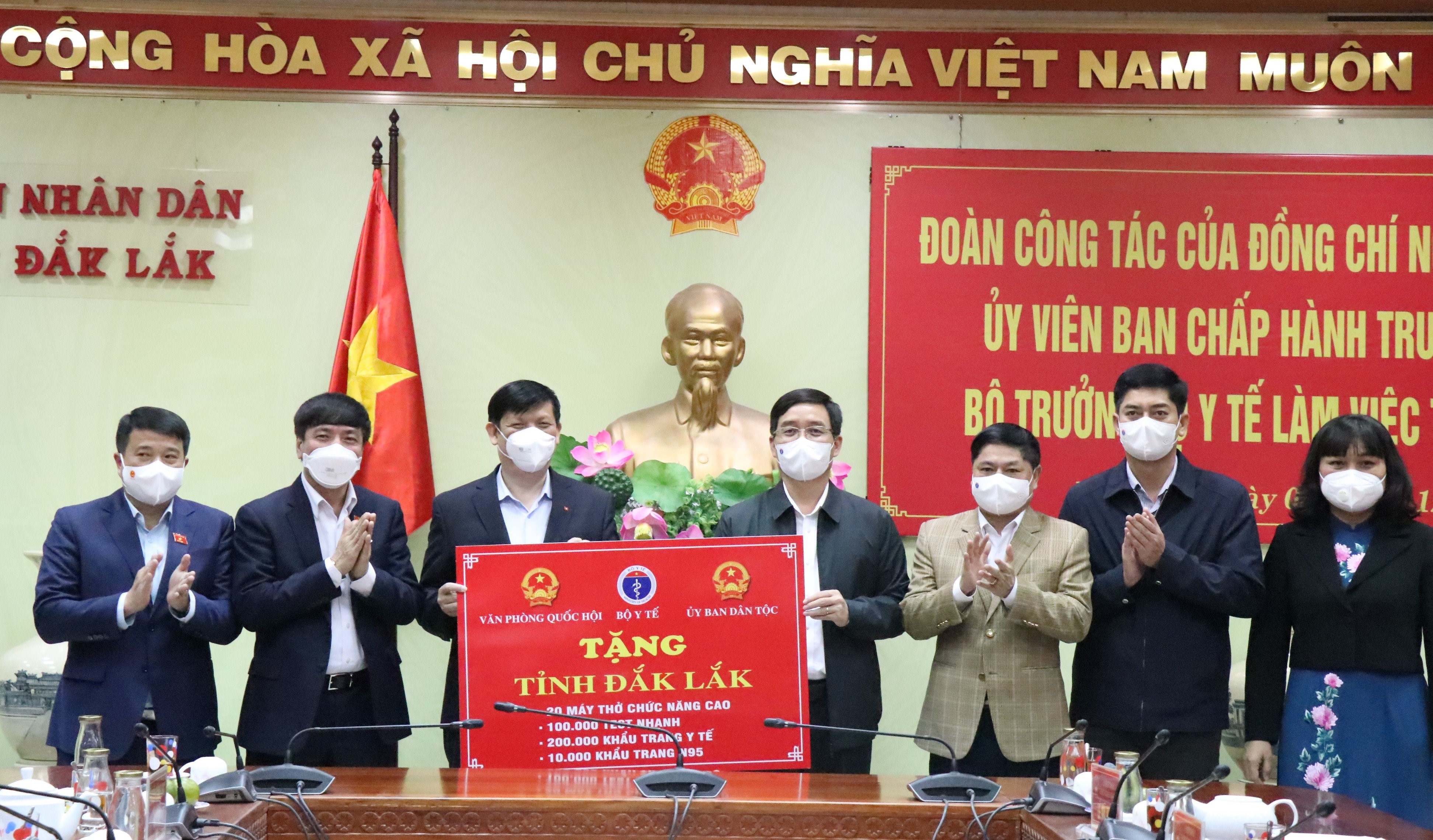 Đoàn công tác của Bộ Y tế làm việc với tỉnh Đắk Lắk về công tác phòng chống dịch COVID-19