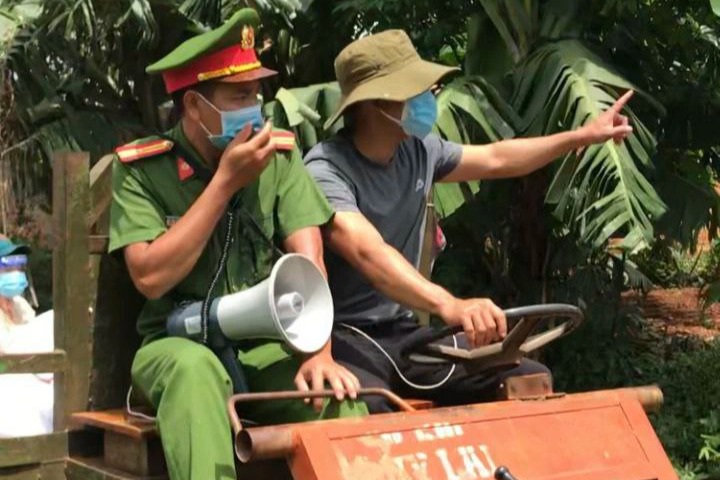 Issuing the Regulation on coordination in the prevention and control of COVID-19 in villages, hamlets, and residential groups