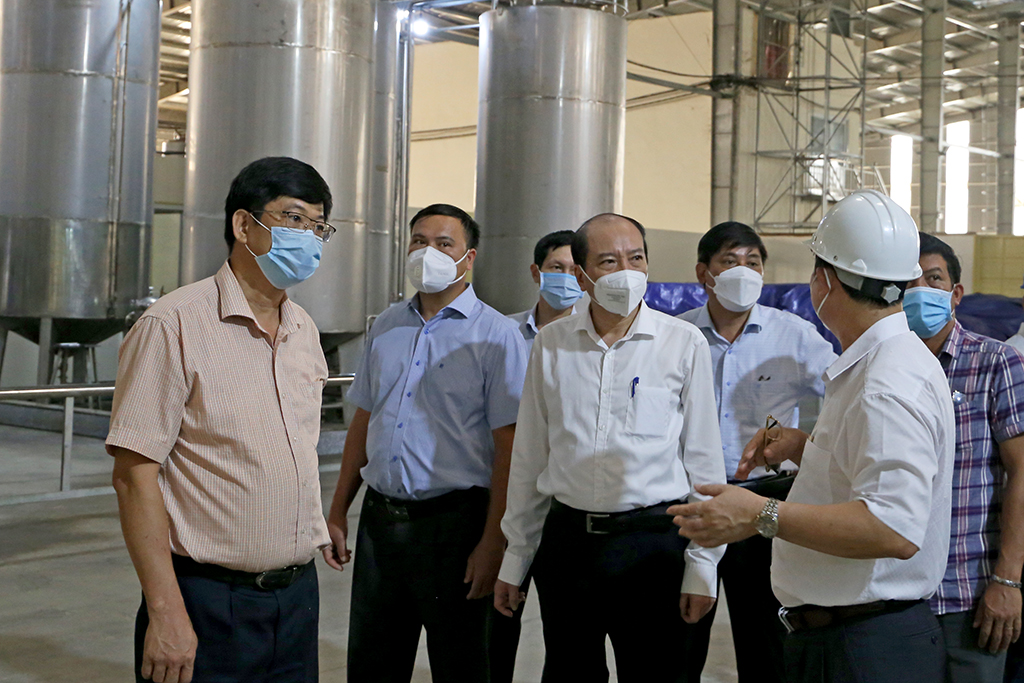 The People’s Committee of the Province launched emulation for successful implementation of socio-economic development tasks in the 2021 - 2025 period