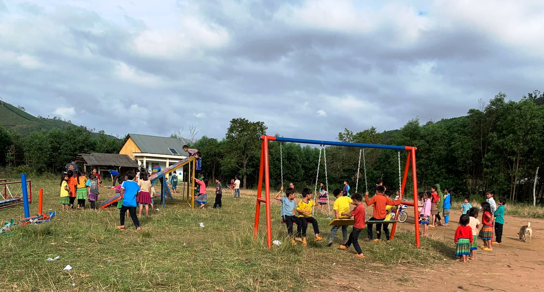 Trao tặng công trình thanh niên tại huyện M'Drắk