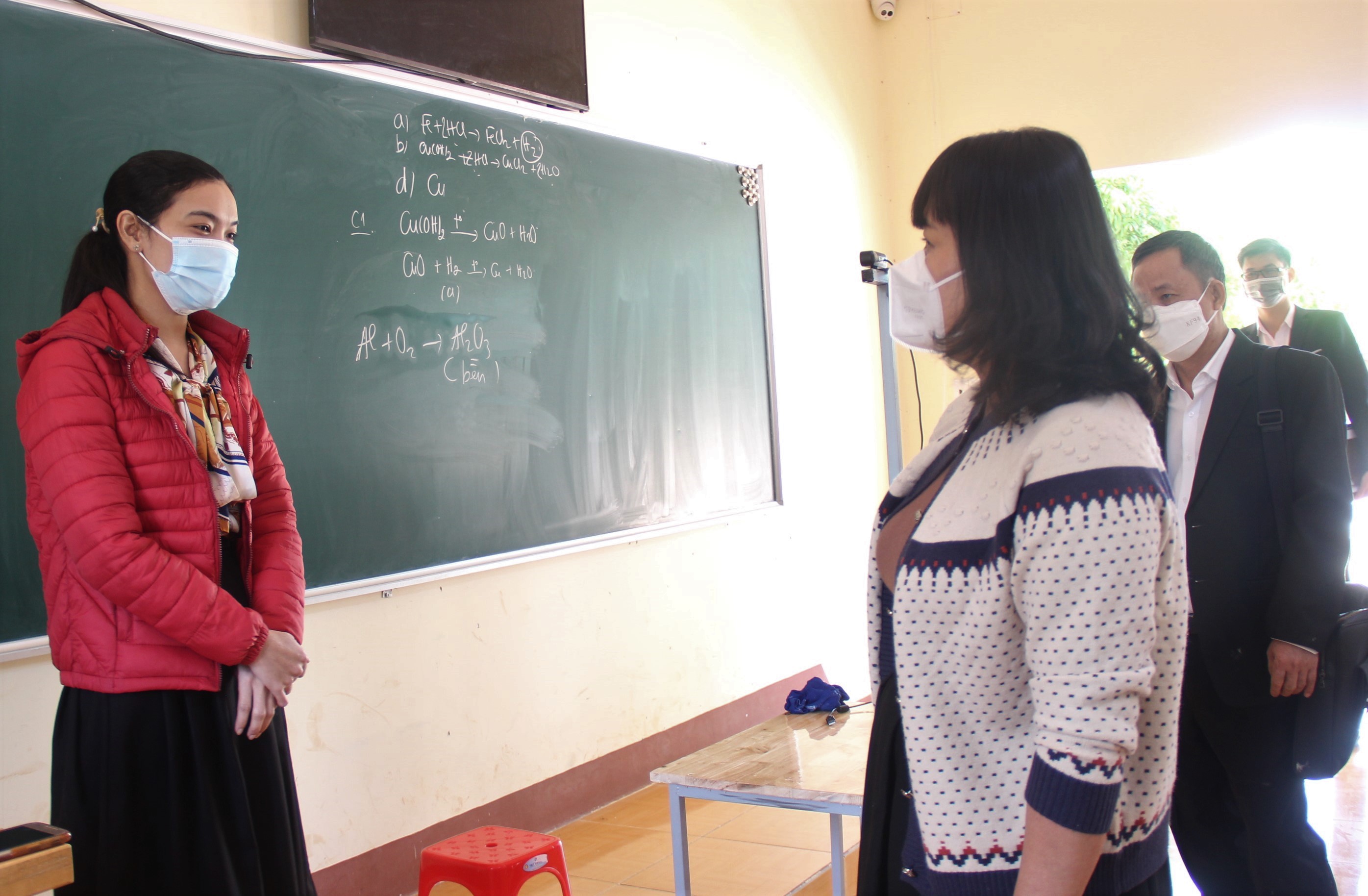 Kiểm tra công tác phòng chống dịch COVID-19 tại Trường THCS và THPT Đông Du