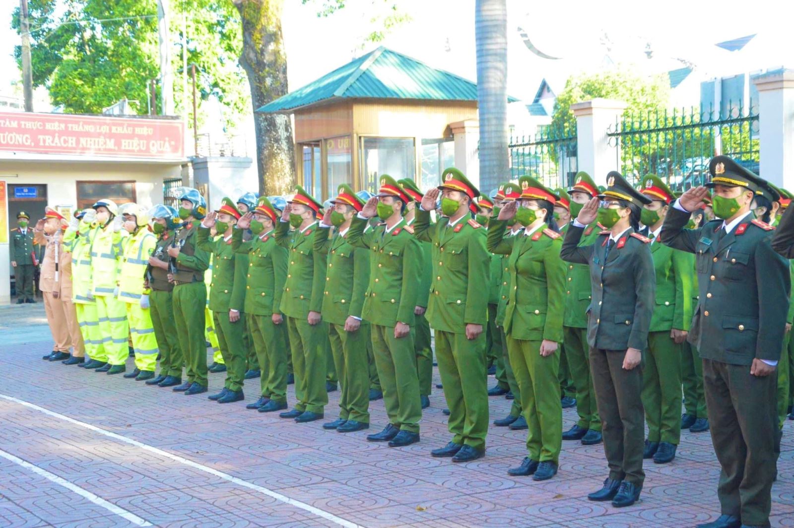 Công an toàn huyện Krông Ana tổ chức lễ ra quân thực hiện đợt cao điểm tấn công trấn áp tội phạm