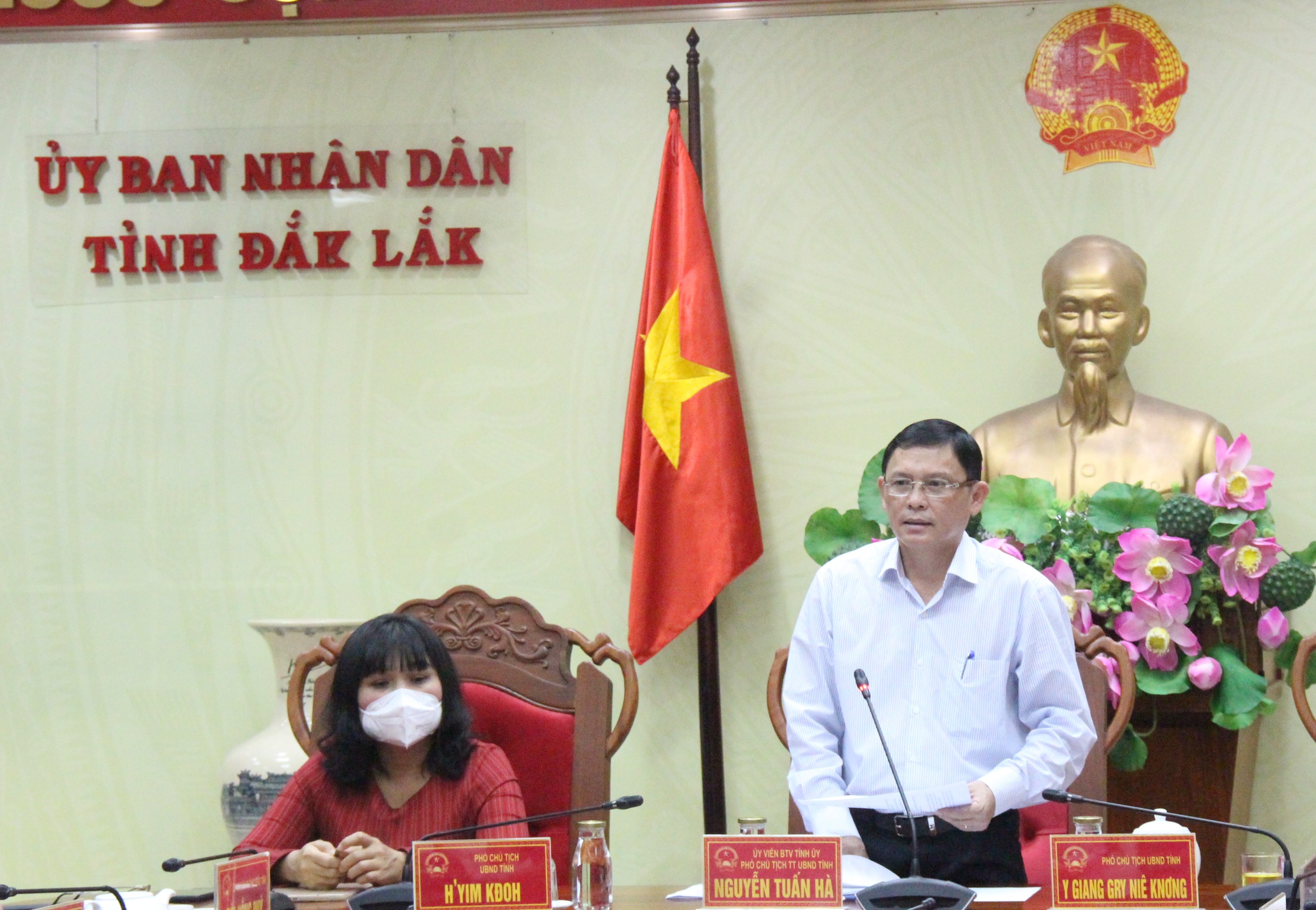 UBND tỉnh họp xem xét thông qua nội dung thuộc thẩm quyền