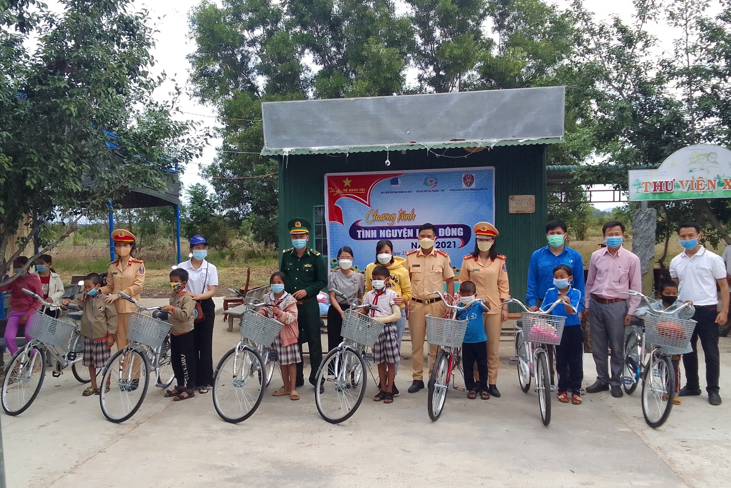 Chương trình “Tình nguyện mùa đông năm 2021” tại xã Ia Rvê