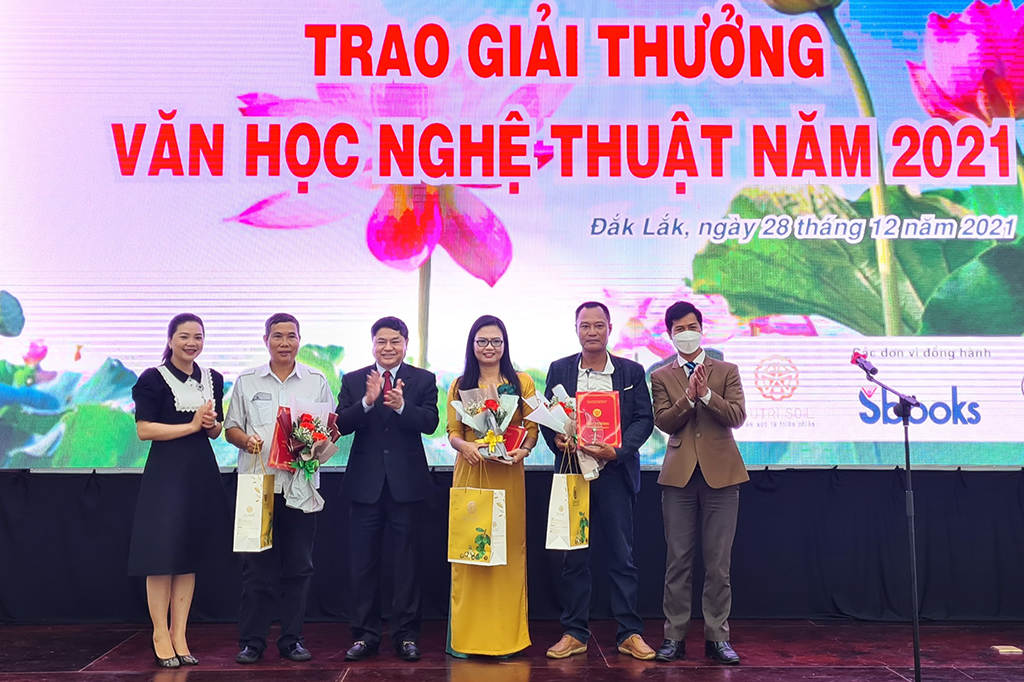 Hội Văn học – Nghệ thuật tỉnh tổng kết công tác Hội năm 2021