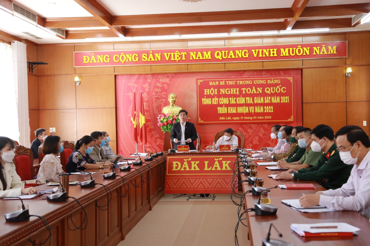 Tiếp tục tăng cường công tác kiểm tra, giám sát để góp phần xây dựng, chỉnh đốn Đảng