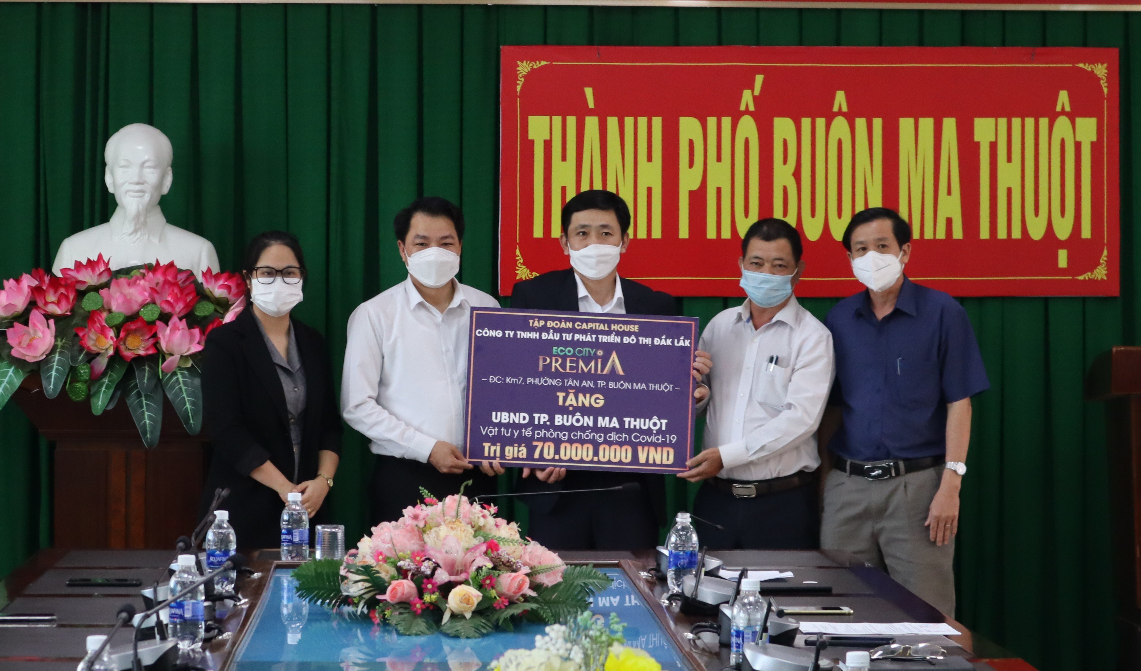 TP. Buôn Ma Thuột tiếp nhận vật tư y tế phục vụ công tác phòng chống dịch COVID-19