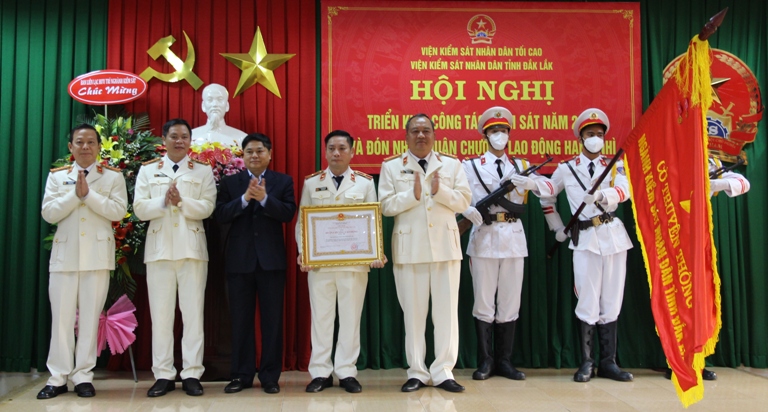 Viện Kiểm sát Nhân dân tỉnh triển khai công tác năm 2022 và đón nhận Huân chương Lao động hạng Nhì