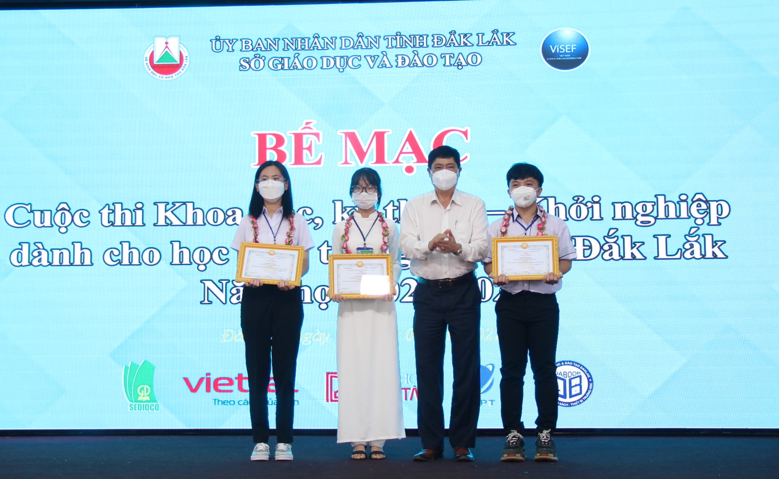 Bế mạc Cuộc thi Khoa học Kỹ thuật – Khởi nghiệp dành cho học sinh trung học năm học 2021-2022