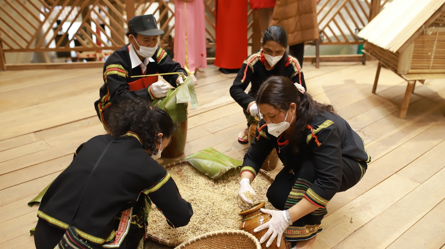 Bảo tàng Thế giới cà phê tái hiện tinh hoa văn hóa bản địa dịp xuân Nhâm Dần